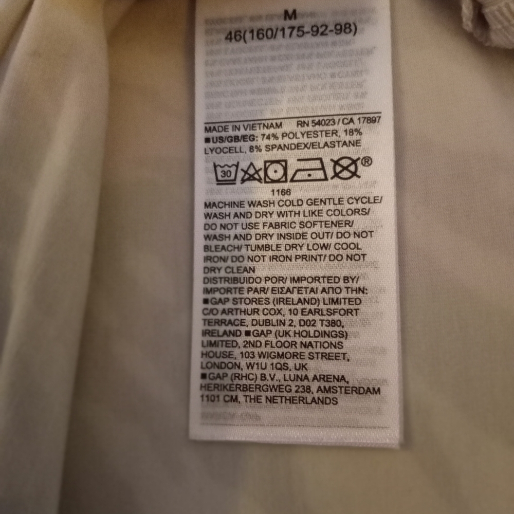 NWT GapFit Crop Top, Athletic Top - Picture 8 of 9